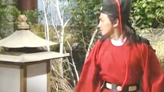 【说真的，这才叫做轻功，就连这一身红衣都带着飘逸的潇洒啊！】