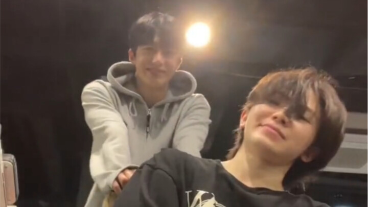 Cai Hengyuan, why are you sneaking into other people's livestreams when you don't even stream yourse