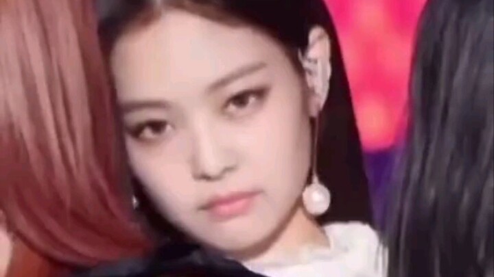 Jennie】Manajemen ekspresi tingkat dewa di awal tahun 20-an Playing With Fire