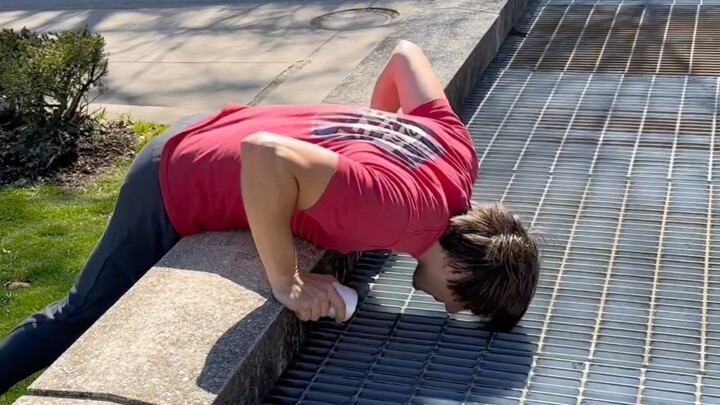 “我的特斯拉掉下去了！”