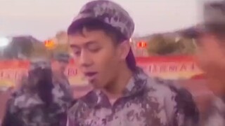 أصدره بصوت عالٍ، لكن في نسخة الجنرال