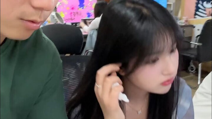 这怎么赔，每人相一次亲吗？