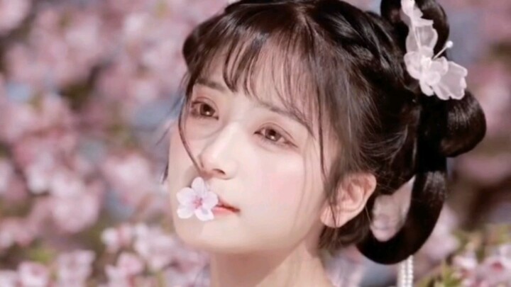 滴滴滴！昏君体验卡！昏君体验卡！快来体验拥有后宫三千佳丽的快乐吧，个个皆倾国倾城！