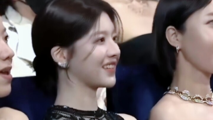 "Beauty shining under the spotlight" ‖ Ko Yun-jin