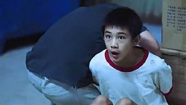 Perbuatan sembrono seorang bocah lelaki berusia enam tahun telah merenggut nyawa seluruh keluarganya