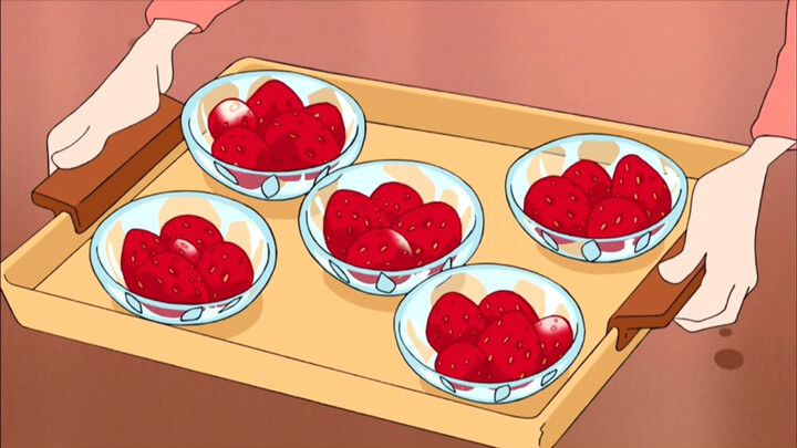 [4K Crayon Shin-chan] Crushed cream strawberries + white sugar and milk together have a unique flavo