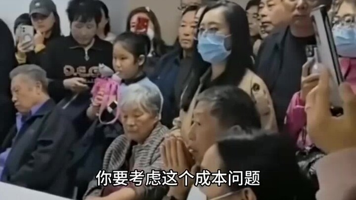 พี่สาวคนนี้น่าจะเป็นทนายความ และเป็นทนายความที่เก่งมากด้วย...