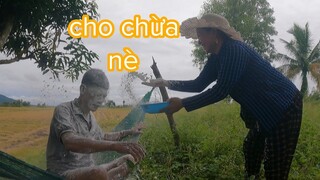 Tư Cà Khịa Bất Lực Khi Bị Vợ Đánh Thức Bằng Cách Này