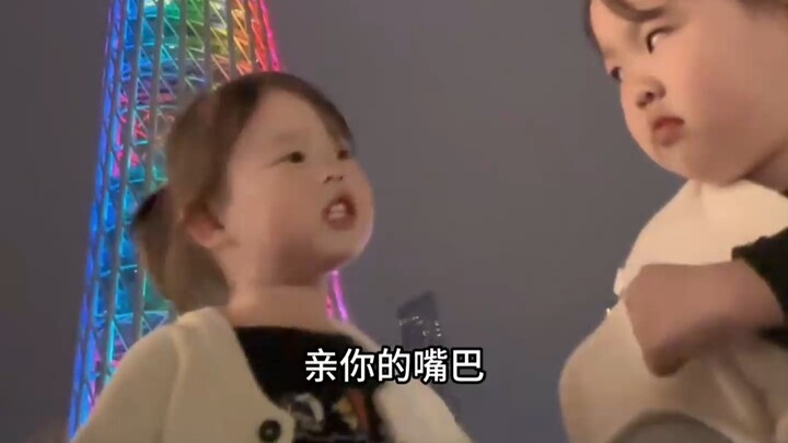 ใครจะเข้าใจความเจ็บปวดของคุณแม่ลูกแฝดบ้าง?