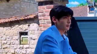 "Apakah aku cantik?" "Aku cantik." "Aku juga cantik."