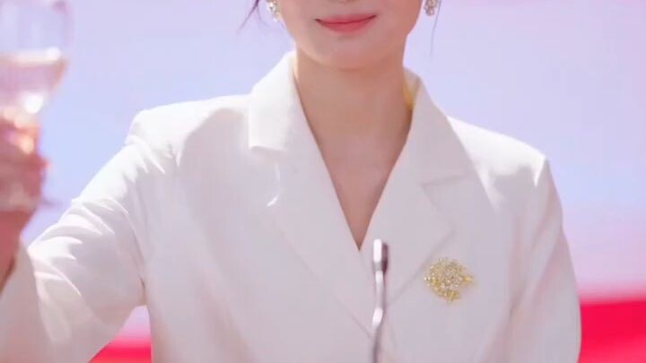 cEO ตัวแม่ทะลุมิติไปยุค 80