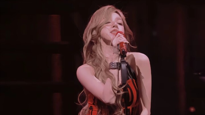 Song Yiqi menari dengan seru, cantiknya bikin meleleh! Si bayi serba bisa yang jago banget di bidang