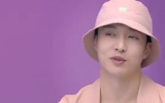 Which of Zhang Yixing's loveshot dances do you prefer?