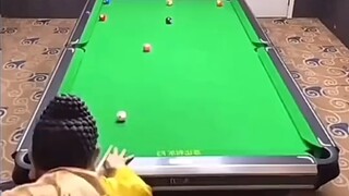 أعتقد أنه لا بأس، على أي حال يدي ليست نظيفة أصلاً #هذه البلياردو كلما ضربتها مرة واحدة لا تصدر أي صو