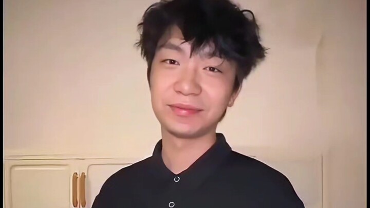 ⚡يا أخي، كما تعلم، نادراً ما أقف إلى جانب النساء!⚡