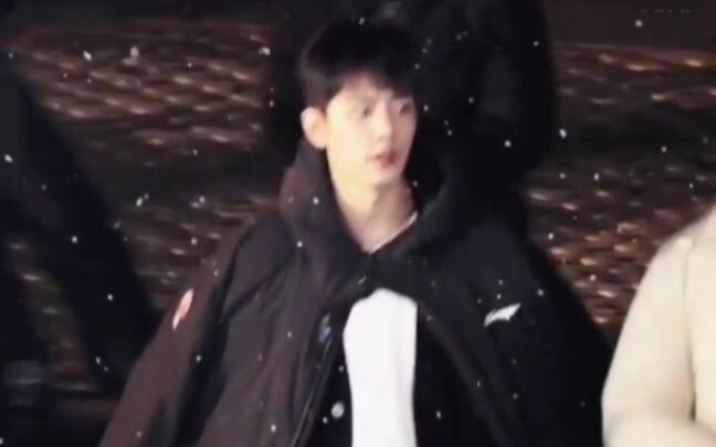 [Xiao Zhan] The sun is with me, Reuters video! What a great face! The boyish look