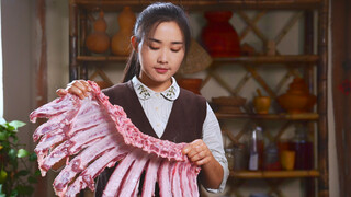 ชื่อว่าตับหมูหมัก แต่ไม่มีตับหมูสักชิ้น สีแดงเผ็ดอร่อยสุด  