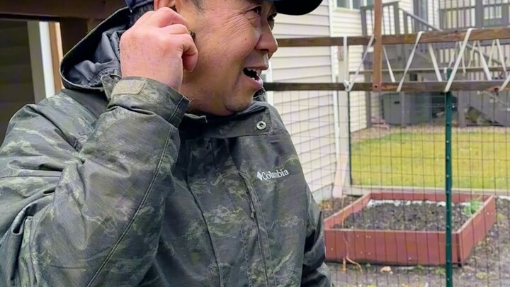 Tak disangka, ayah mertua dan paman dari Timur Laut begitu bersemangat—di Amerika pun mereka sudah m