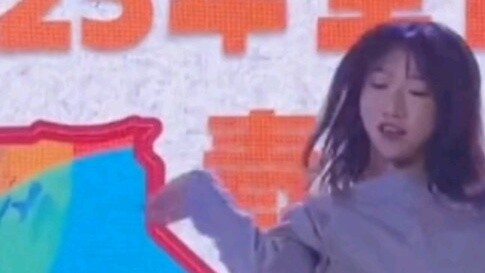 หลงใหลการเต้นฮิปฮอป "three stomps" ของสาวยูนนาน