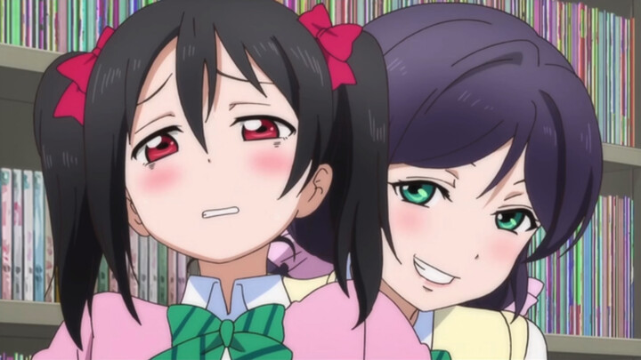 【LoveLive! School idol project】The girls love grabbing breasts