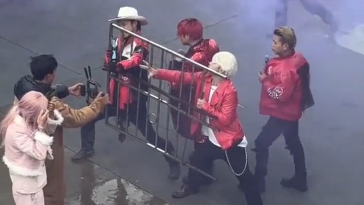 ไลฟ์สดของสุดยอดเน็ตไอดอลก็เรียบง่ายแบบนี้แหละ!