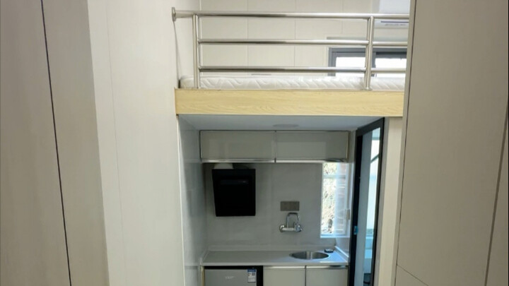 A working stiff’s cozy nest in Shanghai—step inside, and it’s my little world.
