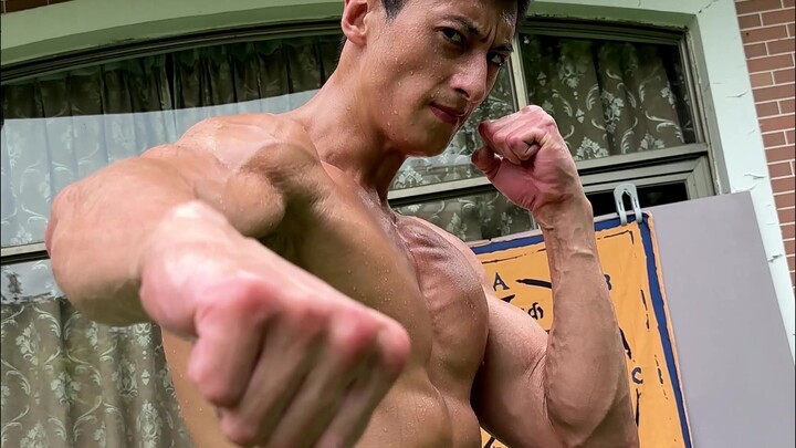 (Mồ hôi như mưa) Thử thách xem một lần có thể hoàn thành tối đa bao nhiêu cái “chống đẩy chuẩn”?