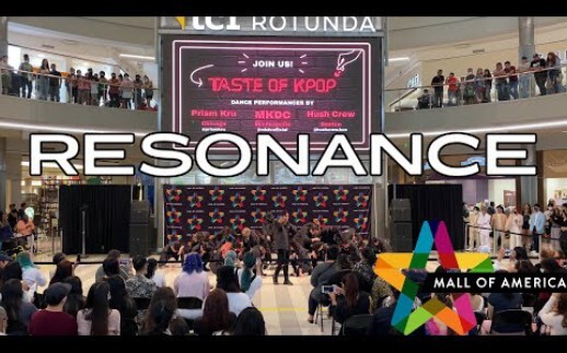 Sôi động ngay tại hiện trường! NCT 2020 biểu diễn dance cover “Resonance” tại trung tâm thương mại M