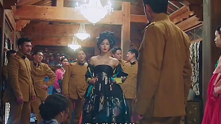 Binh sĩ Nhật bắt ép cô gái bán thân, người chị hóa thân thành Cửu Vĩ Hồ đã dùng cách nào để quật ngã