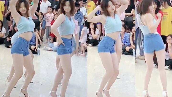 [Qiaoqiao] 9cm high heels straight shot! Today my legs are 1.8 meters long! Shake it roadshow vertic