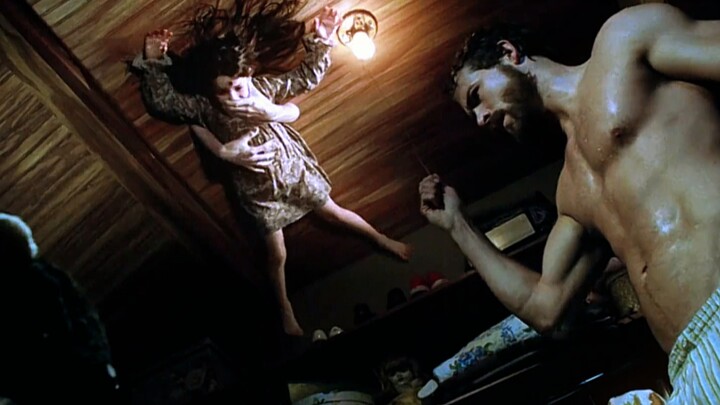 ปีศาจร้ายโอบกอดลูกสาวไว้แน่น แต่พ่อกลับไม่รู้สึกตัวแม้แต่น้อย