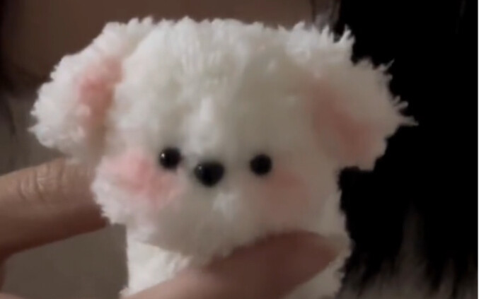 Who hasn't received the little dog doll handmade by their best friend yet? It's seriously super cute