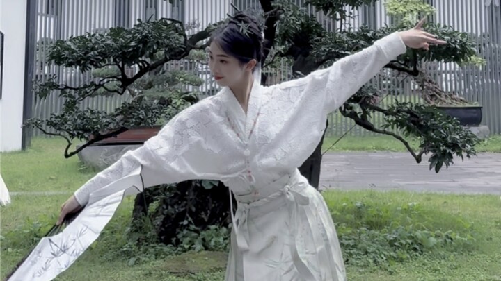 莫踌躇 飞鸿起踏破云烟