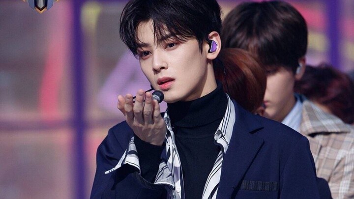 [ASTRO] Sân khấu của Cha Eun Woo bản cắt ghép trên sân khấu