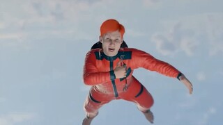 她破坏丈夫的降落伞却被丈夫掉包