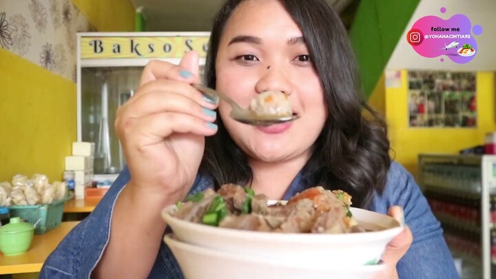 WOW!! BAKSO URAT + RUSUK SAPI SEMANGKOK MENGGUNUNG !! BUKA 24 JAM GUYS!