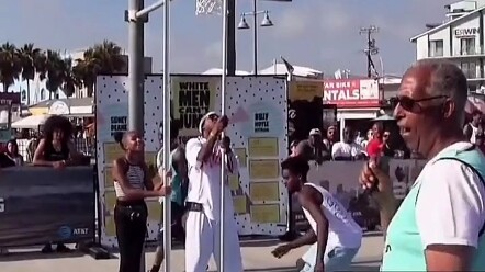 Anthony, who stands 185 cm tall, won the title with a 381 cm standing reach.