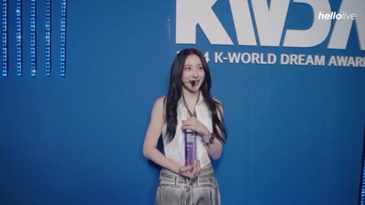 【李彩演】2024 KWDA颁奖典礼获得“最佳全能音乐家奖”｜吼吼吼，恭喜彩演