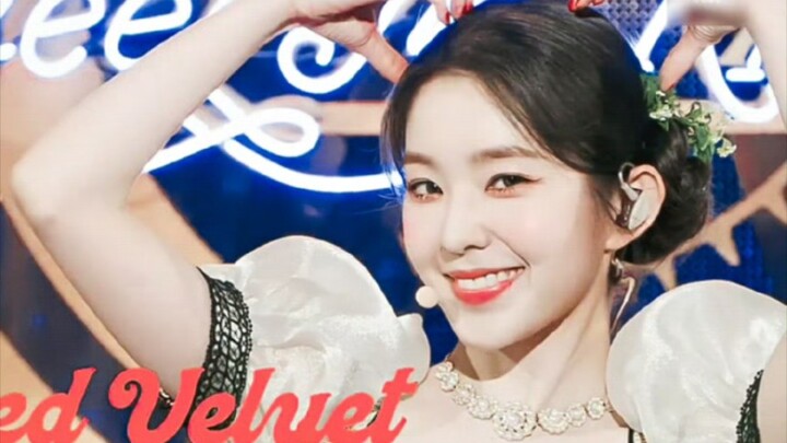 Màn trình diễn của nhóm nhạc nữ Kpop Cody (phiên bản tàu lượn siêu tốc)