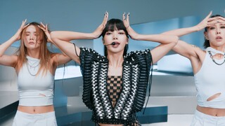 أغنية ليزا المنفردة الجديدة ROCKSTAR على المسرح