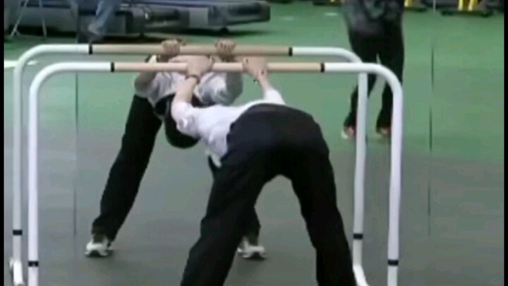 [ฉากดังการฝึกของ ยูซุรุ ฮานิว] ฉันจะไม่บอกคุณว่าน้ำลายของใครที่ถูกทิ้งไว้ข้างหลัง