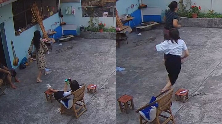 الأخت الصغيرة ترتدي أبهى حُلَلِها للقاء أمّها، التي تُظْهِرُ زُهُداً وثباتاً، لكن ما إن تبتعد عن الم