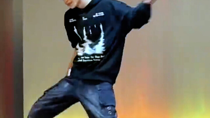 จื่อหยู เต้นเพลง "go big or go home" โดย [ENHYPEN]