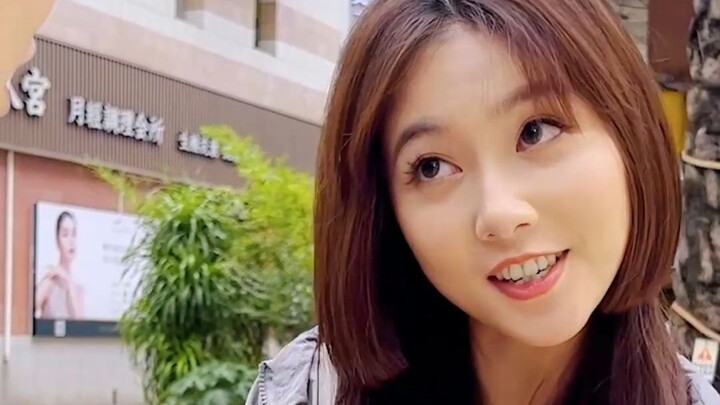 Pretty girls and handsome guys, come get fit with us! We’re totally legit—no tricks here!