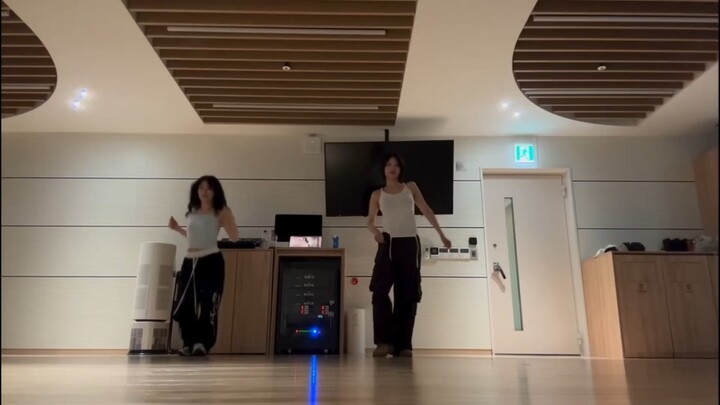 Hwang Yeji dances! Long time no see!