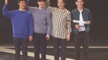 مجموعة من القصار وقصير واحد