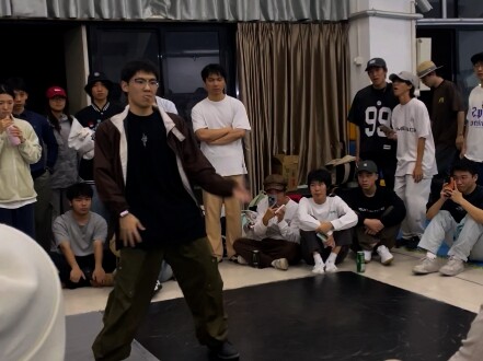 อย่าใส่ฮิสตอรีในแข่งเลย สมองซีกใหญ่กับสมองซีกเล็กกำลังห้ำหั่นกันอยู่!