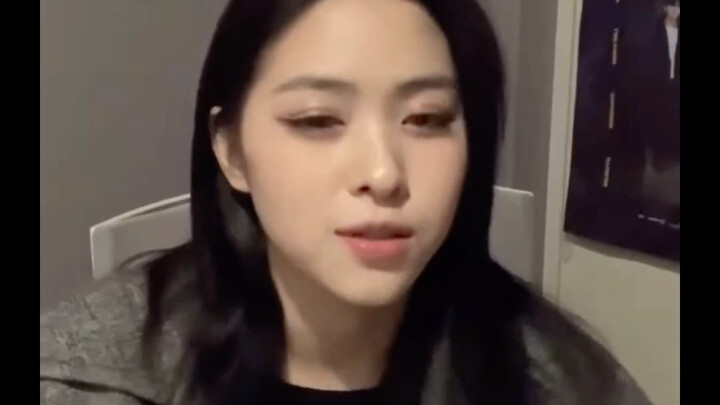 ริวมะบอกว่า NMIXX มีรุ่นพี่ฝึกหัดร่วมรุ่นถึงสี่คน