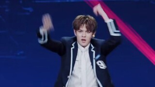 [Direct shot of the theme song of He Deruiqing 3] Come in and see the handsome guy from the most pop