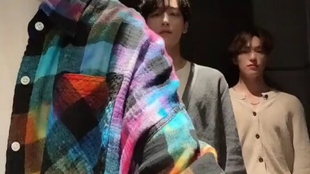 荣和灿根本不敢对视